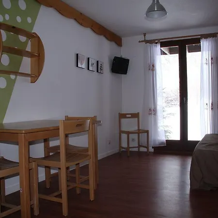 Les Clairmontelles Hotel 3*