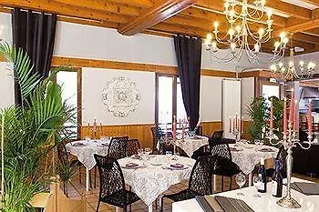 Hotel Les Clairmontelles 3*